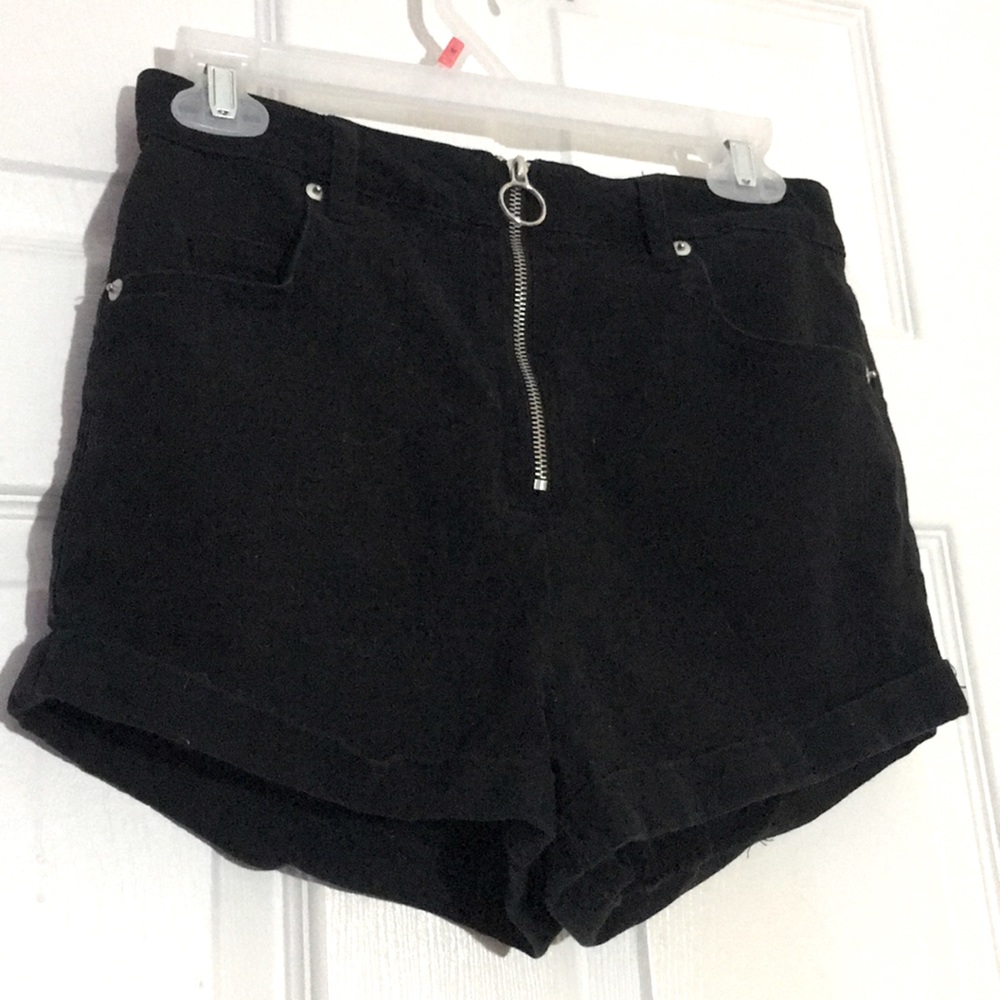 High-Waisted Shorts with Cute Zipper